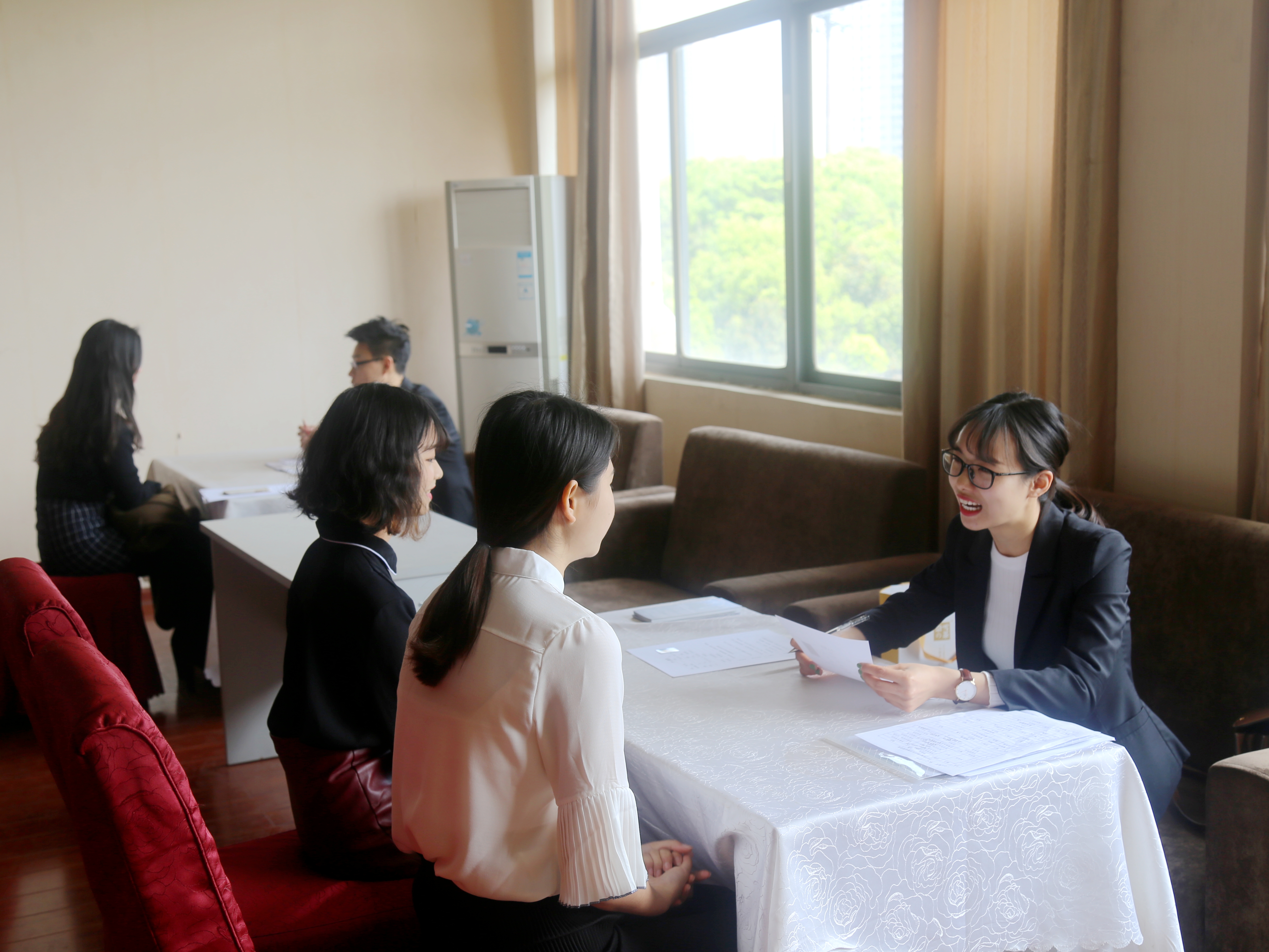 我校举行2014级学生实习“双选会” 我校举行2014级学生实习“双选会”
